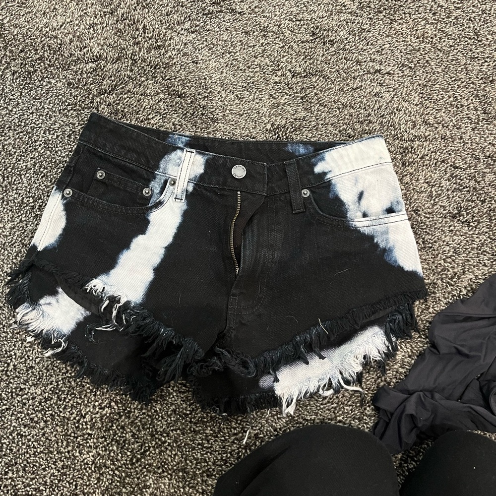 Carmar tie dye jean shorts size 25